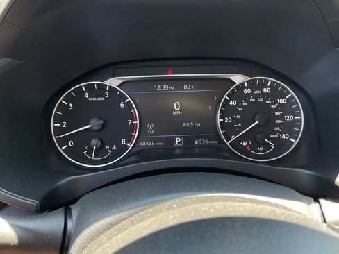Used 2025 Nissan Altima 2.5 SV FWD image 33