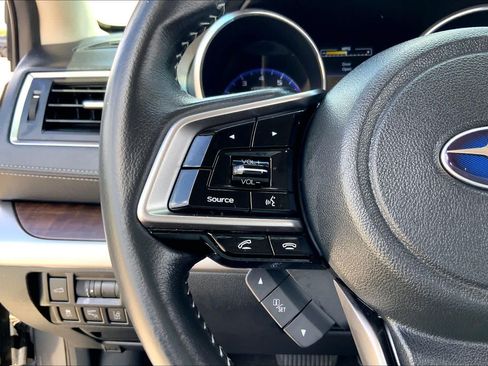 Used 2018 Subaru Outback 2.5i Limited AWD/4WD image 23