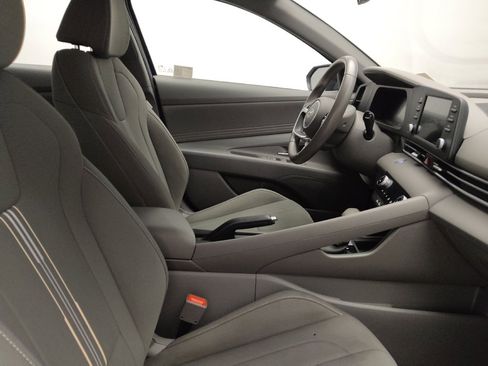 Used 2025 Hyundai Elantra Sport FWD image 21