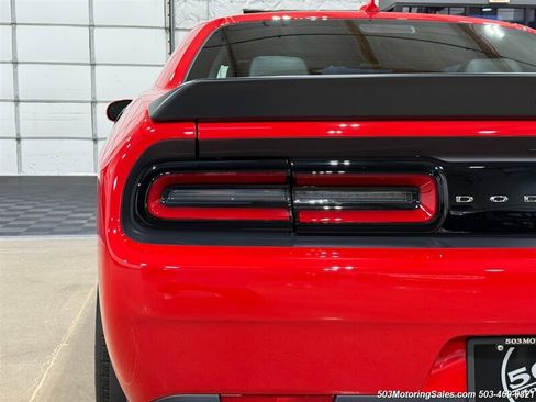 Used 2015 Dodge Challenger SRT Hellcat RWD image 17