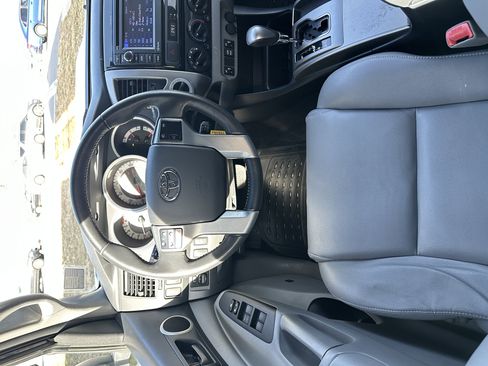 Used 2013 Toyota Tacoma 4x4 Double Cab image 37