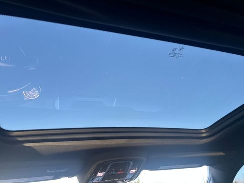 Used 2019 RAM 1500 Laramie image 32