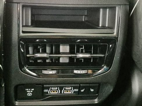 Used 2023 Jeep Grand Cherokee Overland AWD/4WD image 26