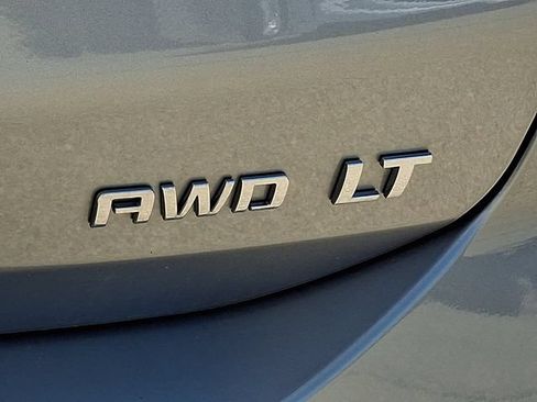 Used 2023 Chevrolet Equinox LT AWD/4WD image 34