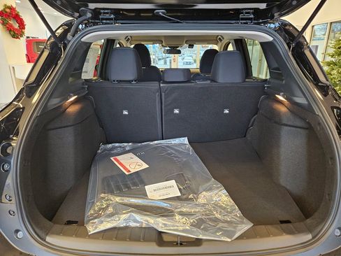 New 2026 Nissan Kicks SV w/ Charging Package AWD/4WD image 30