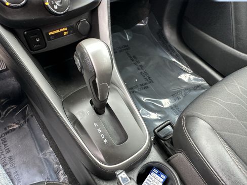 Certified 2024 Chevrolet Trax LT w/ LT Convenience Package FWD image 15