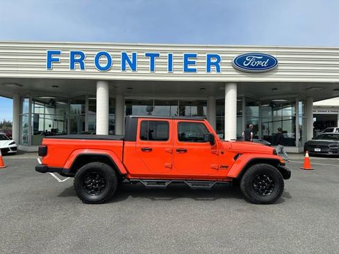 Used 2023 Jeep Gladiator Sport AWD/4WD image 1