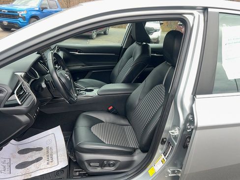 Used 2021 Toyota Camry SE image 11