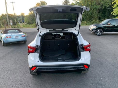 Used 2024 Chevrolet Trax RS w/ Driver Confidence Package image 38