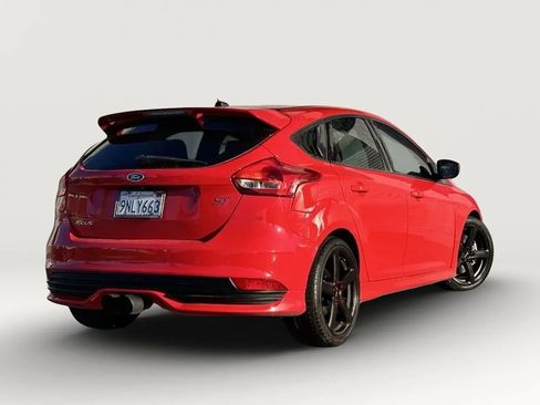 Used 2016 Ford Focus ST FWD image 2