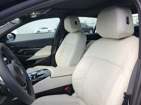 Used 2026 BMW 530i RWD image 21