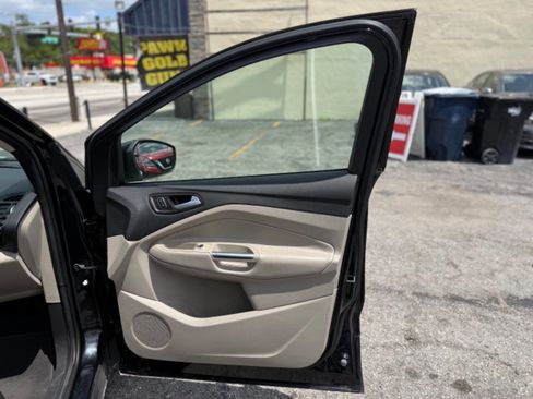 Used 2017 Ford Escape Titanium image 19