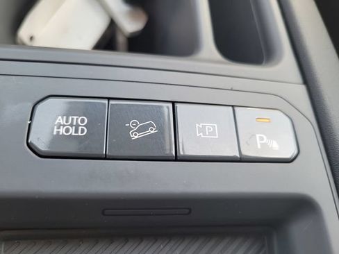 Used 2024 Kia EV9 Light Long Range RWD image 25