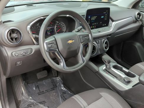 Used 2024 Chevrolet Blazer LT FWD image 9