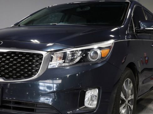 Used 2016 Kia Sedona SX FWD image 33
