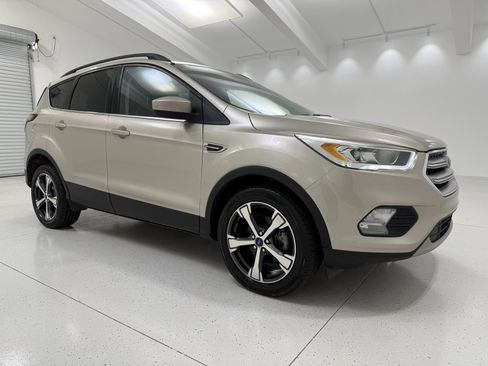 Used 2018 Ford Escape SEL image 1