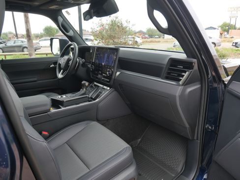 Used 2025 Lexus GX 550 image 16