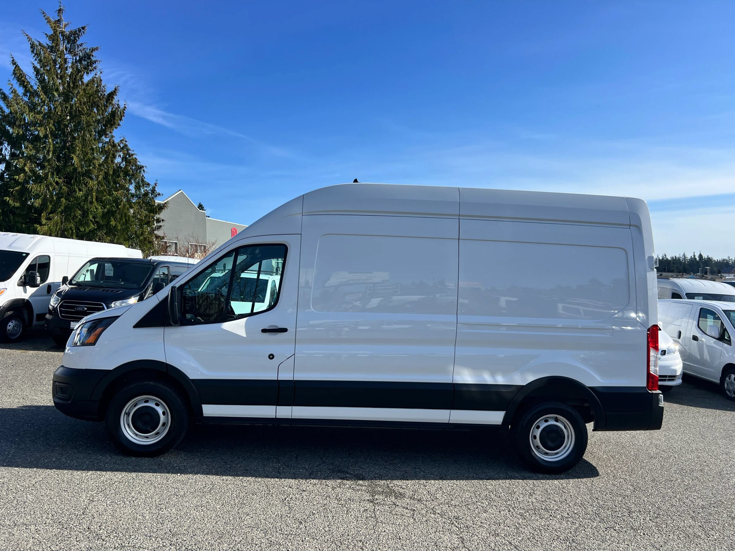 Used 2023 Ford Transit 250 148 High Roof RWD image 4