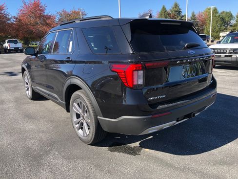New 2026 Ford Explorer Active w/ Active Comfort Package image 3