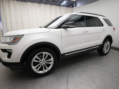Used 2019 Ford Explorer XLT w/ Equipment Group 202A AWD/4WD image 1