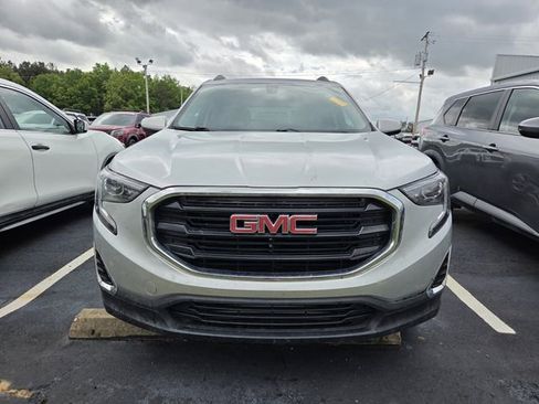 Used 2018 GMC Terrain SLE w/ Driver Convenience Package image 2
