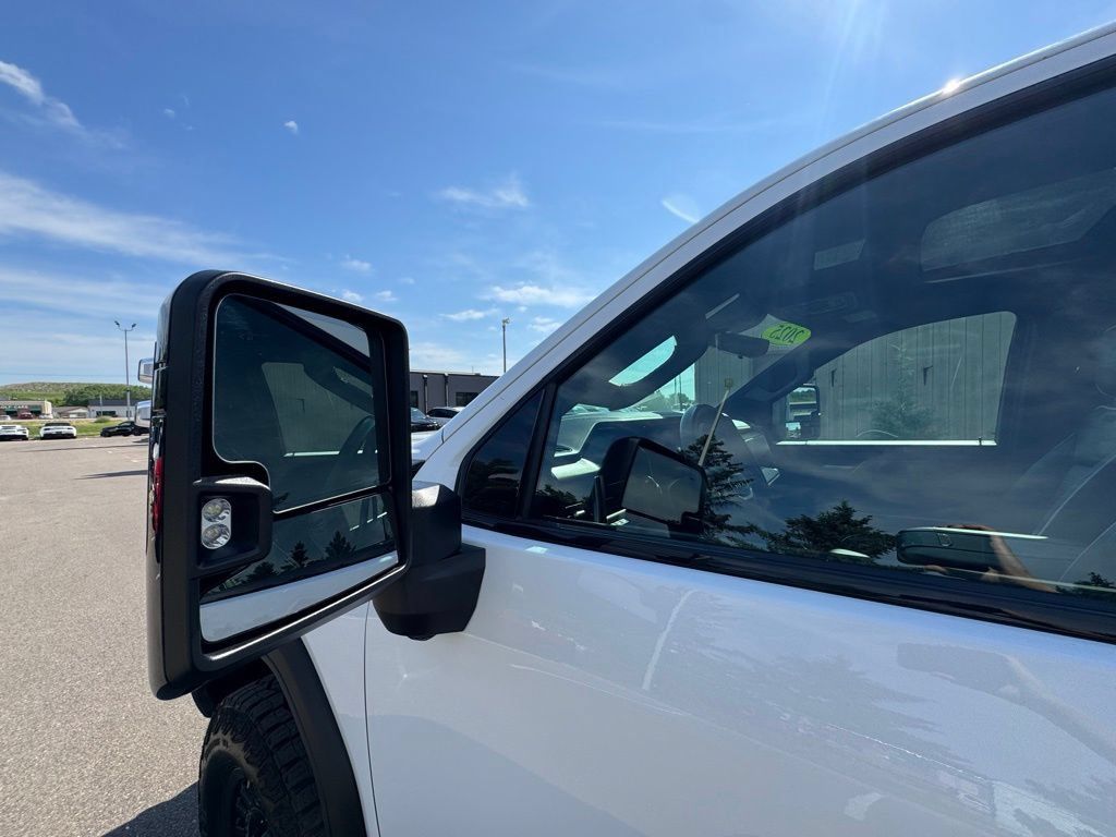 Used 2025 GMC Sierra 2500 AT4X w/ AT4X AEV Edition AWD/4WD image 17