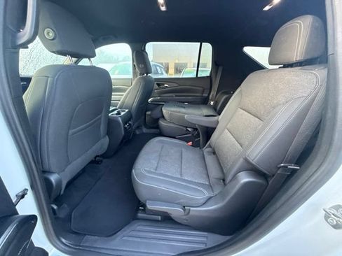 Used 2024 Chevrolet Traverse LT FWD image 5