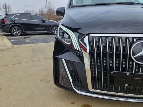 Used 2023 Mercedes-Benz Metris Passenger image 10