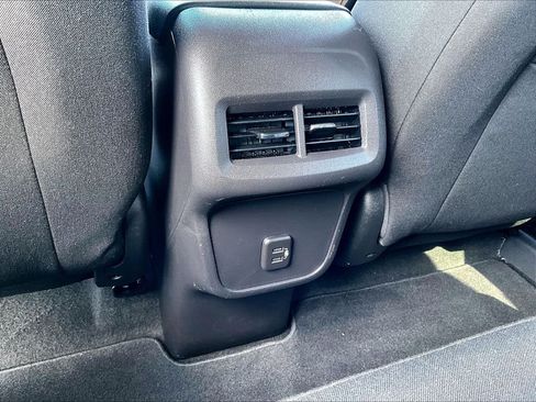 Used 2024 Chevrolet Equinox LS w/ LS Convenience Package FWD image 28