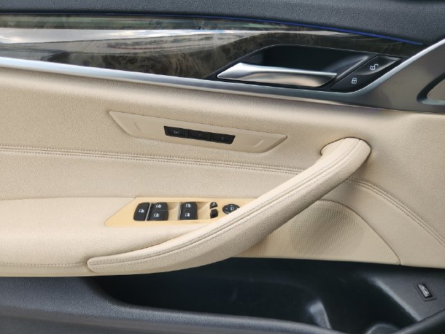 Used 2019 BMW 530e RWD image 21