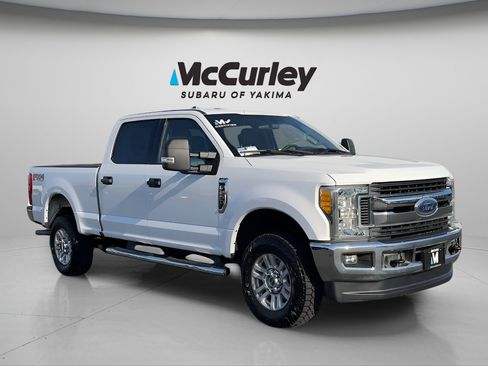 Used 2017 Ford F250 XLT w/ FX4 Off-Road Package AWD/4WD image 3