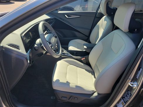 New 2026 Kia Niro EX image 21