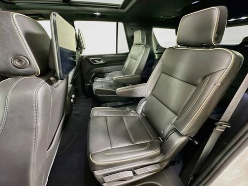 Used 2021 GMC Yukon SLT w/ SLT Premium Package AWD/4WD image 32