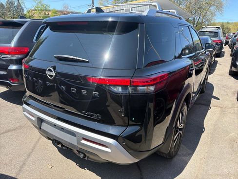 Used 2023 Nissan Pathfinder Platinum AWD/4WD image 6