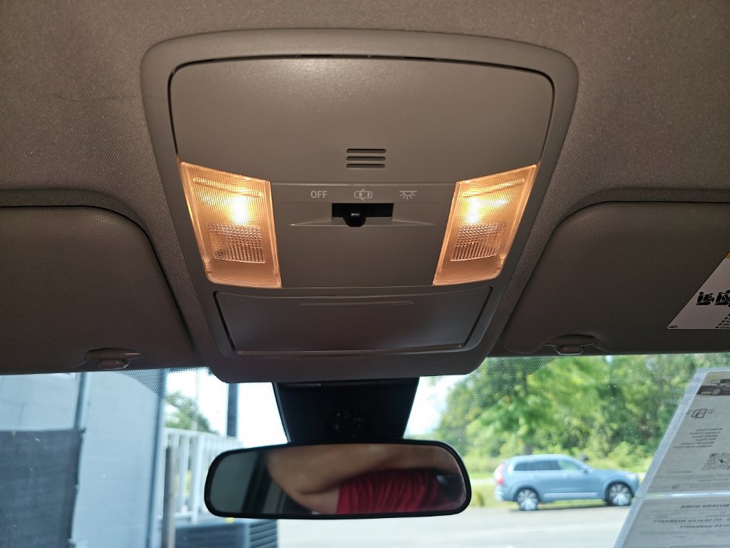 Used 2017 Toyota RAV4 LE FWD image 27