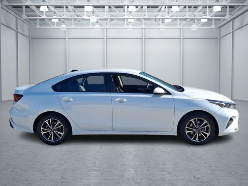 Used 2024 Kia Forte LXS FWD image 6
