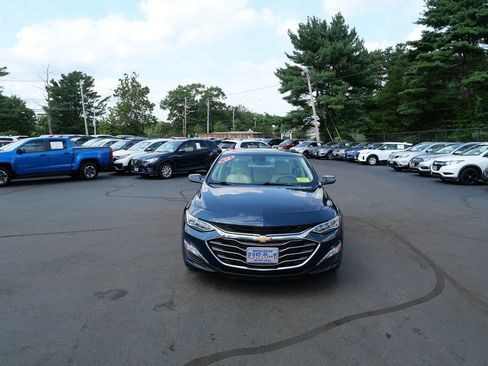 Used 2022 Chevrolet Malibu Premier FWD image 3