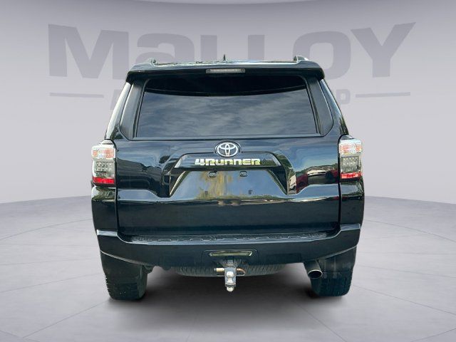 Used 2020 Toyota 4Runner SR5 Premium w/ Moonroof Package AWD/4WD image 4