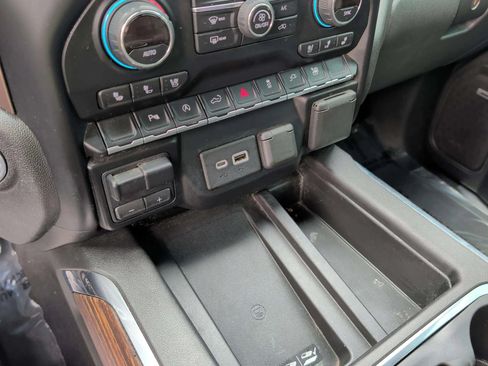 Used 2019 Chevrolet Silverado 1500 High Country RWD image 35