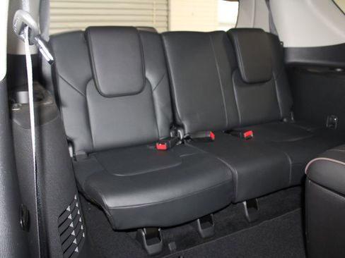 Used 2024 Nissan Armada Platinum w/ Captain's Chairs Package image 37
