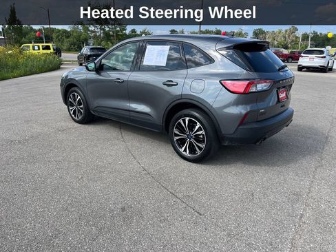 Used 2022 Ford Escape SE w/ SE Sport Appearance Package AWD/4WD image 3