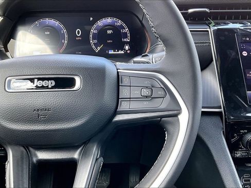 New 2026 Jeep Grand Cherokee L 4WD image 7