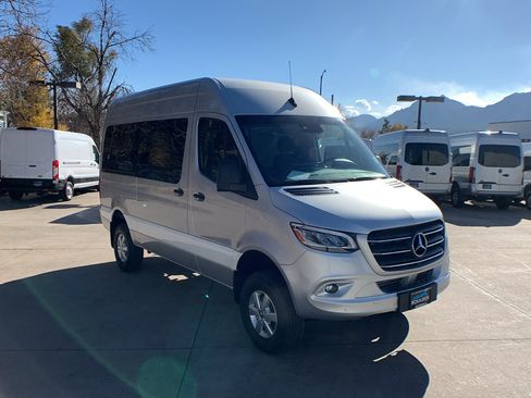 Used 2022 Mercedes-Benz Sprinter 2500 image 7