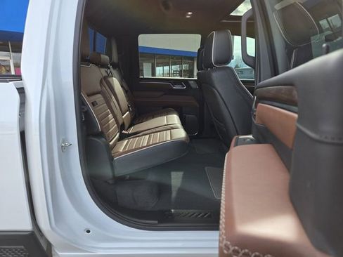 Used 2024 GMC Sierra 2500 Denali Ultimate AWD/4WD image 32