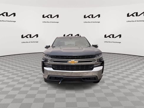Used 2021 Chevrolet Silverado 1500 LT AWD/4WD image 3