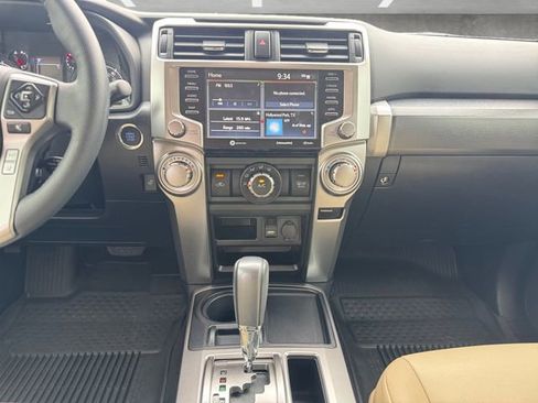 Used 2023 Toyota 4Runner SR5 Premium image 3