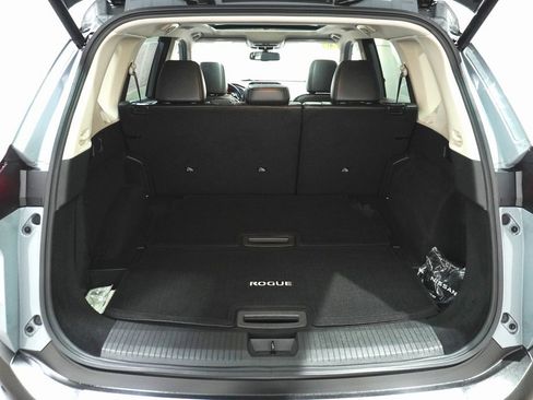 Used 2021 Nissan Rogue SL w/ Premium Package image 6