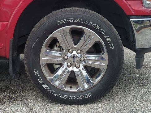 Used 2020 Ford F150 Lariat w/ Equipment Group 502A Luxury image 11