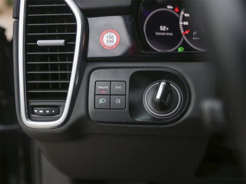 Certified 2023 Porsche Cayenne image 20