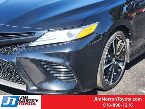 Used 2020 Toyota Camry XSE FWD image 11
